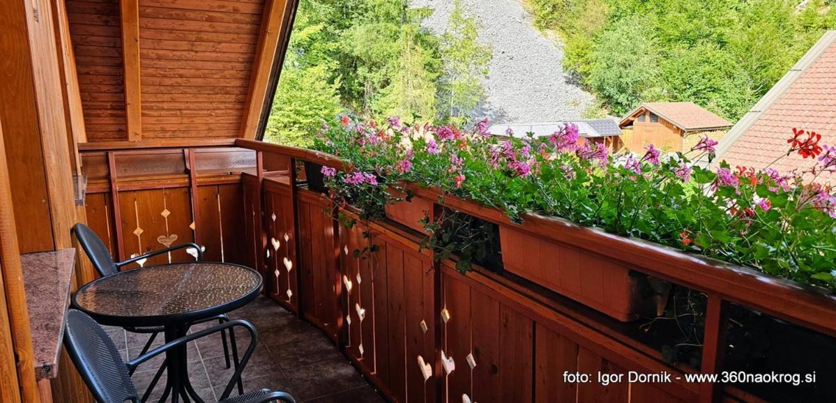 Apartma In Bungalov Jezerci Гозд-Мартулек Экстерьер фото